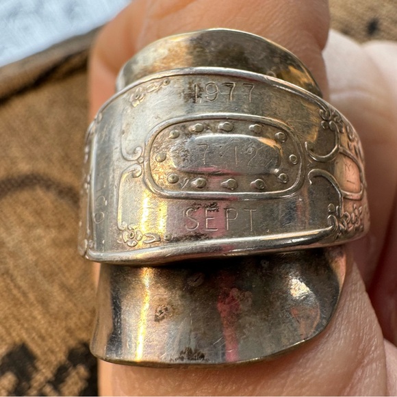 Handcrafted silver birth announcements spoon ring - Picture 4 of 14